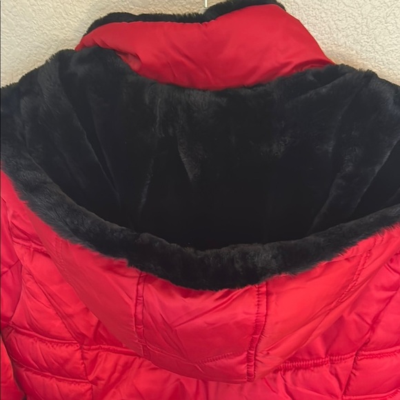 Red Nautica Women’s Puffer Jacket with Black Trim - Picture 7 of 11